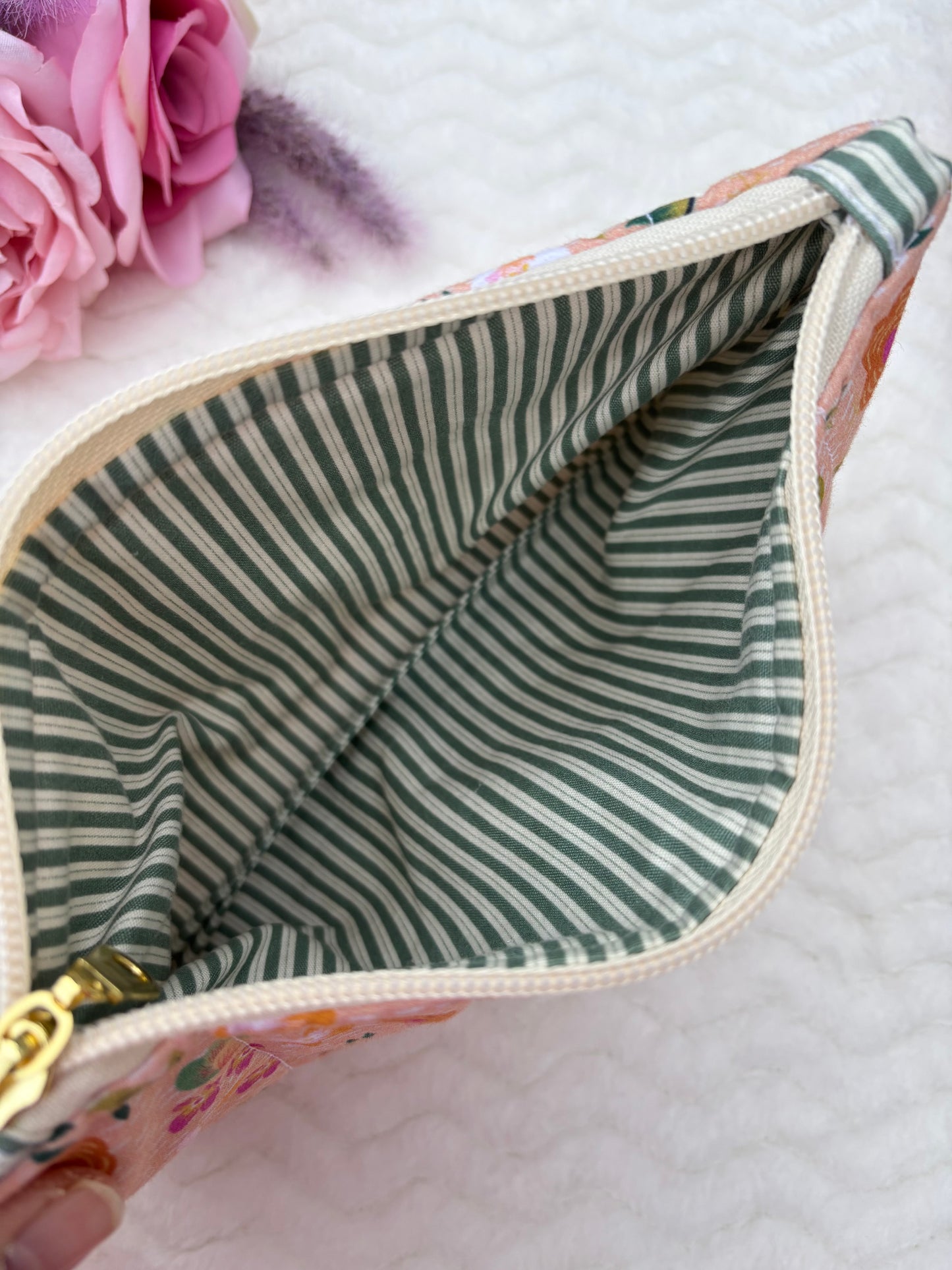 Quilted Zipper Pouch / Pencil Pouch / Makeup Pouch / Craft Supplies Pouch / Travel Pouch