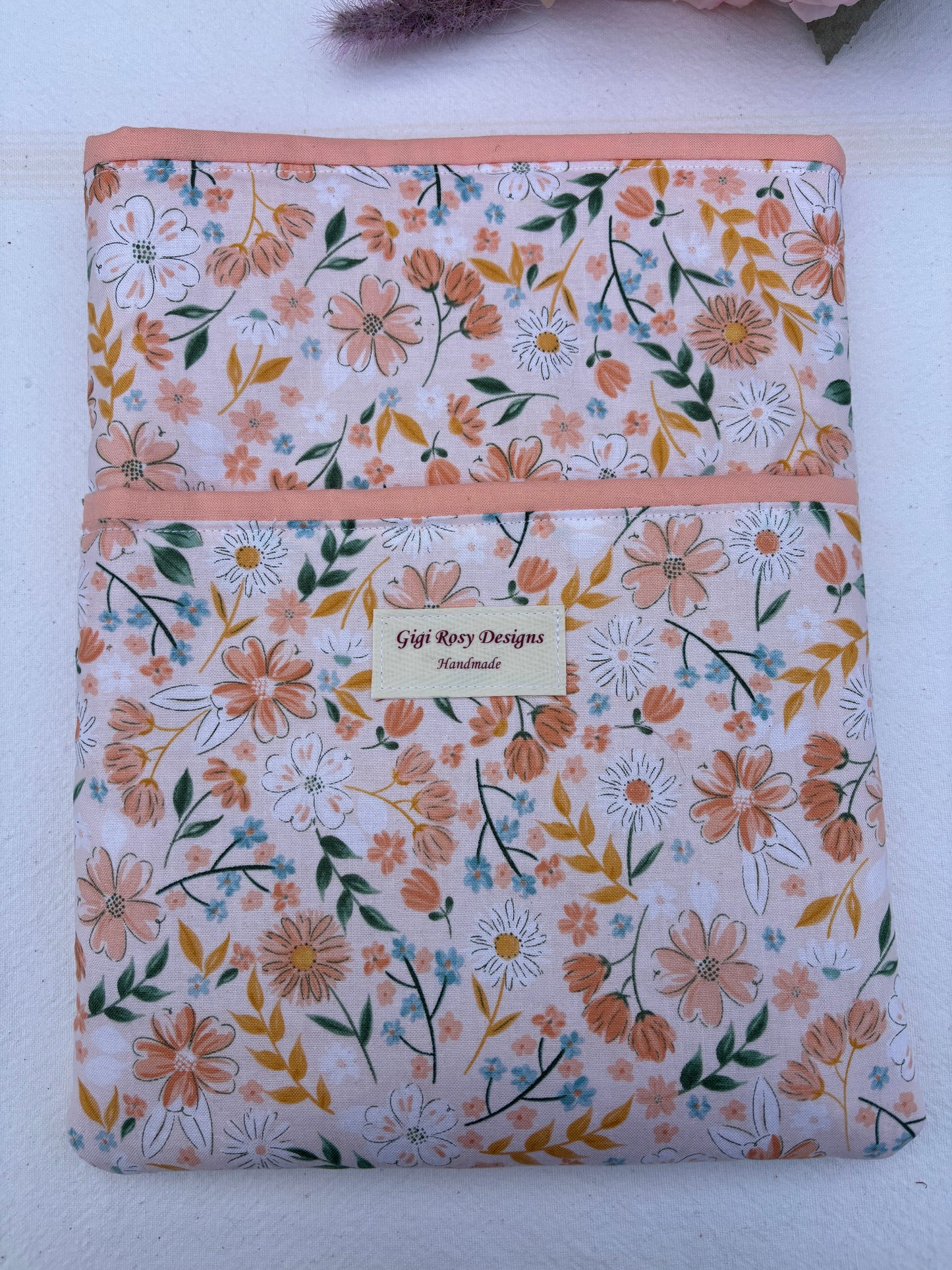 Book sleeve with pockets / Book pouch with pockets