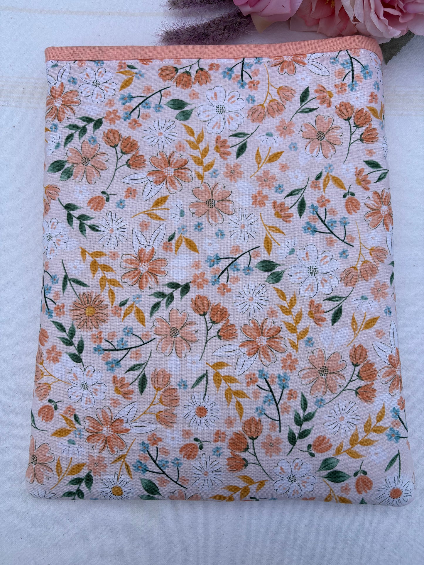 Book sleeve with pockets / Book pouch with pockets