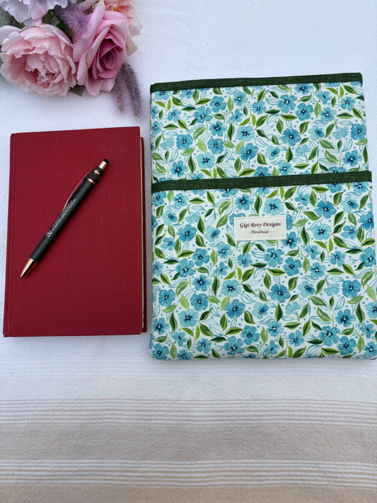 Book sleeve with pockets / Book pouch with pockets